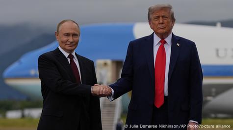 Τραμπ και Πούτιν στην Αλάσκα: Επικοινωνιακά Κέρδη και Στρατηγικές Αποτυχίες