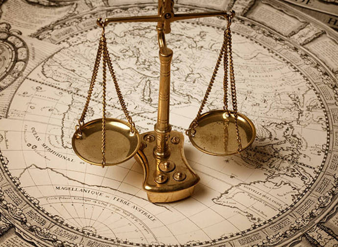 Το Διεθνές Δίκαιο σε Κρίση: Από την Κανονιστικότητα στην Ερμηνευτική Διαχείριση της Ισχύος