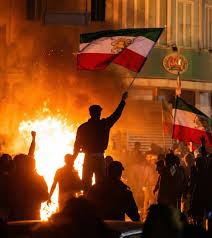 Καθεστώς χωρίς διέξοδο: Πιθανά Σενάρια Εξέλιξης του Ιρανικού Συστήματος