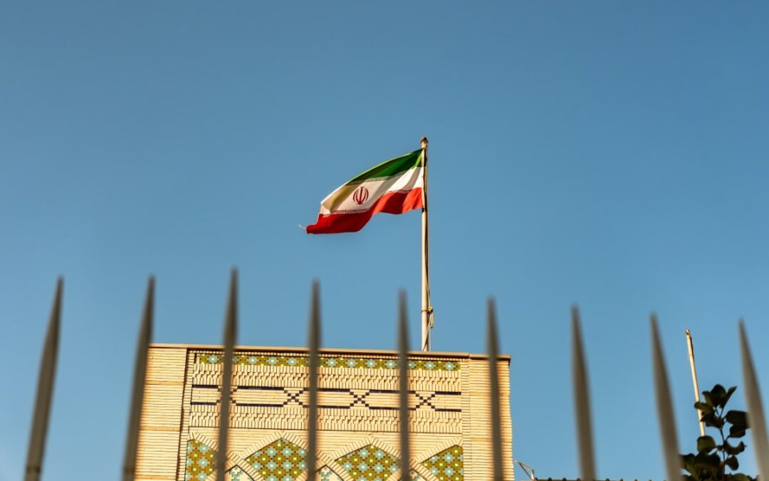 Πέρα από το Σύνταγμα: Οι Αόρατοι Μηχανισμοί Ισχύος στο Ιρανικό Καθεστώς