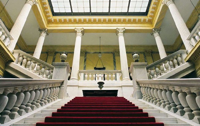 Ο Πρόεδρος της Δημοκρατίας στο Ελληνικό Κοινοβουλευτικό Σύστημα: Συγκριτική Συνταγματική Ανάλυση και Προοπτικές Αναθεώρησης