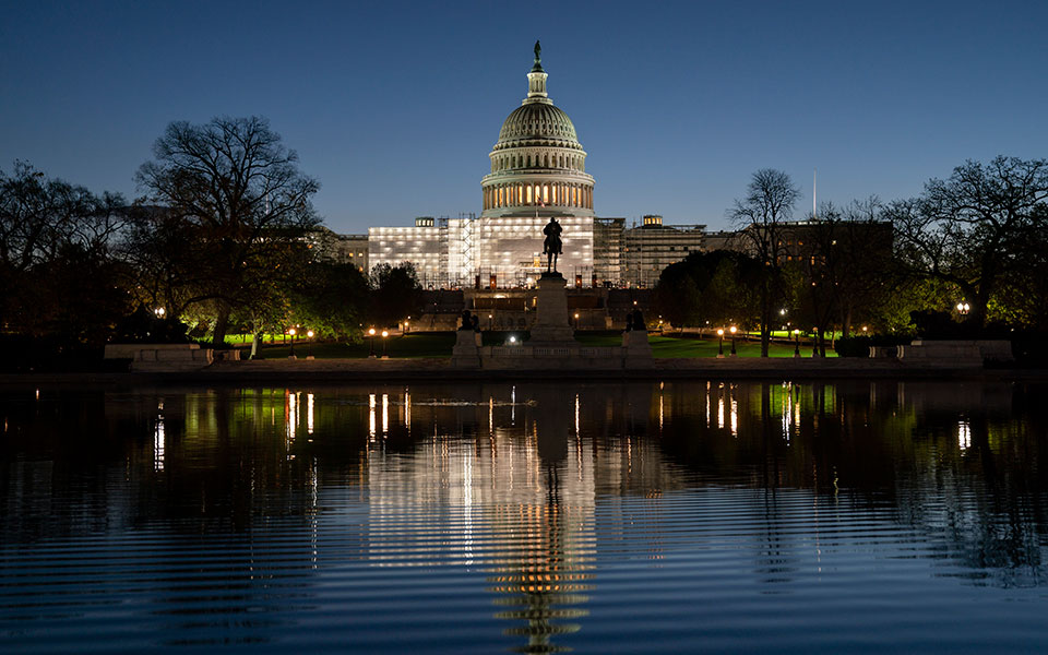 Οι ενδιάμεσες εκλογές στις ΗΠΑ ως δοκιμασία θεσμικής ισορροπίας