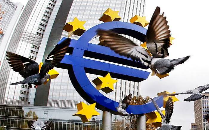 Ανάπτυξη χωρίς ευρωπαϊκή συνοχή: Η πολιτική οικονομία των αποκλίσεων