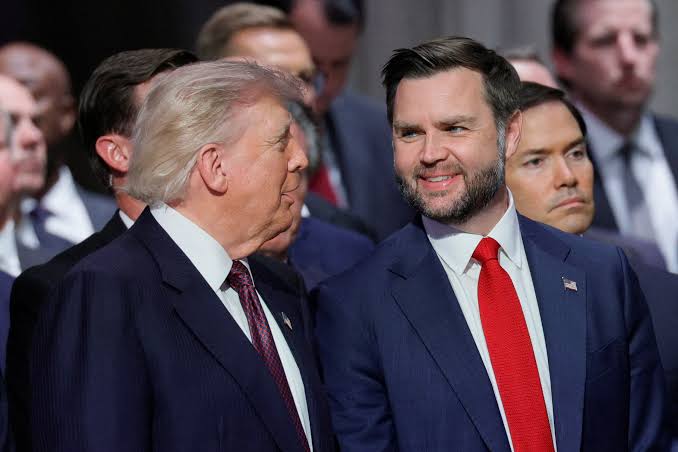 Trump, Vance και MAGA: Μπορεί να “κληρονομηθεί” ο προεδρικός θώκος;