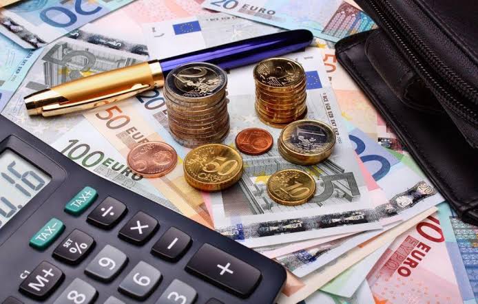 Αυτόματη τιμαριθμοποίηση της φορολογικής κλίμακας: δικαιοσύνη ή δημοσιονομικός περιορισμός;