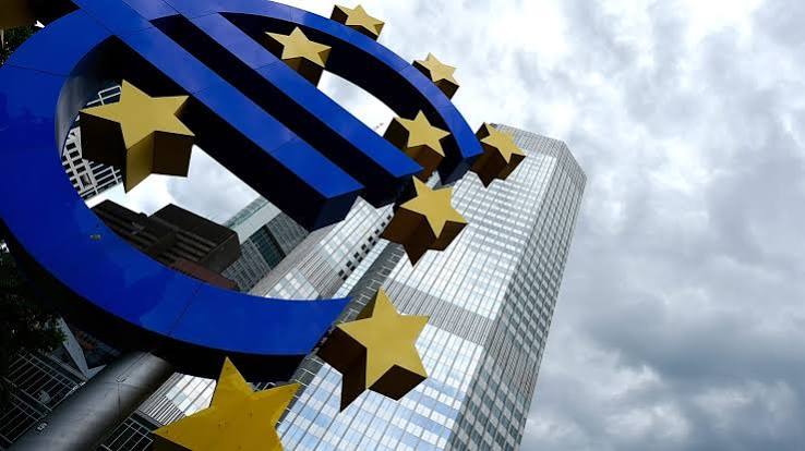 Η Ευρωπαϊκή κεντρική τράπεζα ως θεσμός διατήρησης της νομισματικής ένωσης