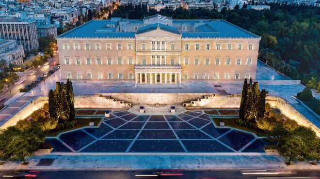 Από την κατοχύρωση στην εφαρμογή: Πόσο πραγματικό είναι ένα δικαίωμα χωρίς ικανό κράτος;