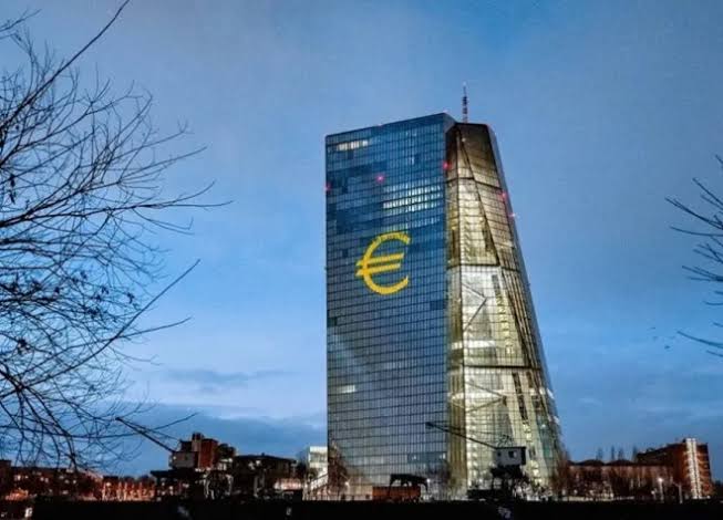Ανεξαρτησία και νομιμοποίηση της ΕΚΤ στην εποχή του επίμονου πληθωρισμού