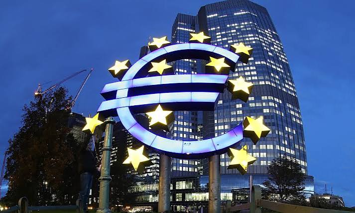 Η ανεξαρτησία της ΕΚΤ και το δημοκρατικό παράδοξο της νομισματικής εξουσίας