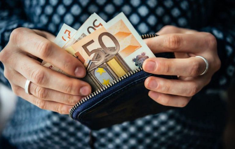 Πόσο κοντά στον διάμεσο μισθό μπορεί να φθάσει ο κατώτατος;